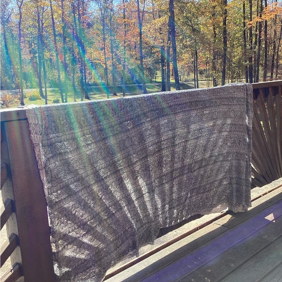 IVORY DAMASK TABLECLOTH NWOT 70” X 84” - Picture 7 of 16